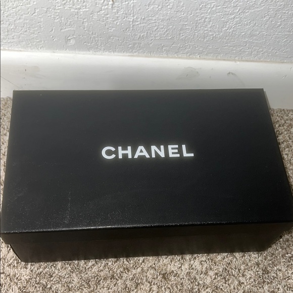 CHANEL Black Shoe Box - Picture 4 of 8